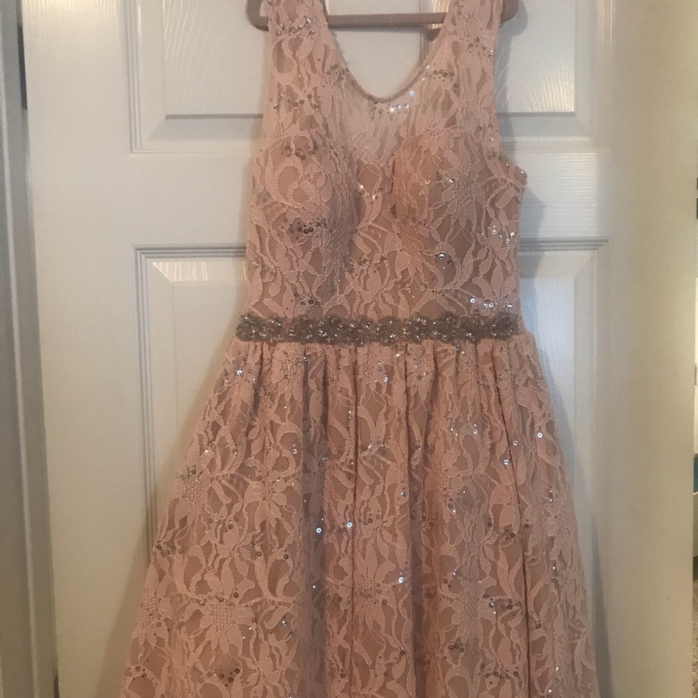 Dress - Picture 3 of 5